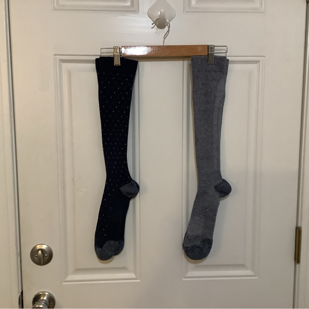Women's Knee-High Compression Socks - Navy blue and blue
